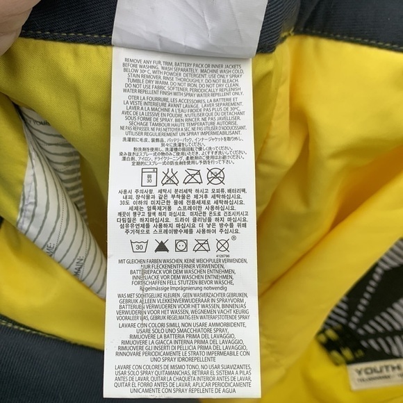 Volcom Youth Snowboard Pants - Picture 12 of 17